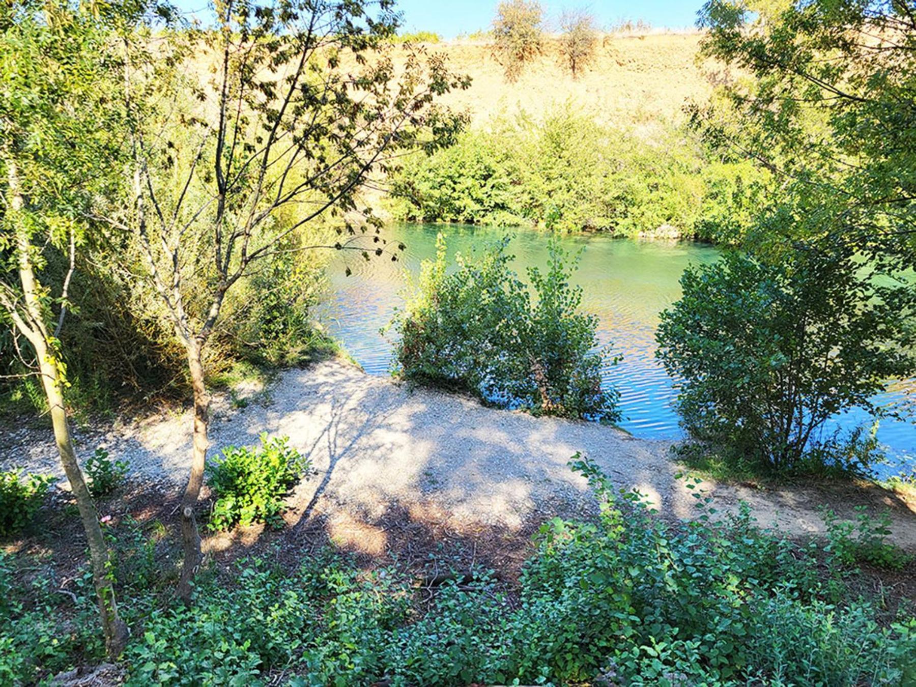 Camping Le Val De Cesse Mirepeisset Bagian luar foto