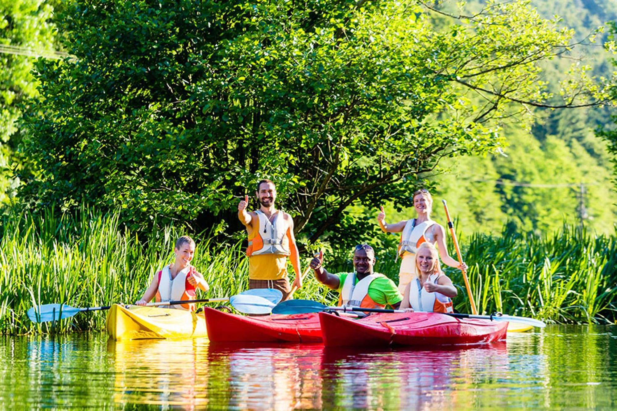 Camping Le Val De Cesse Mirepeisset Bagian luar foto