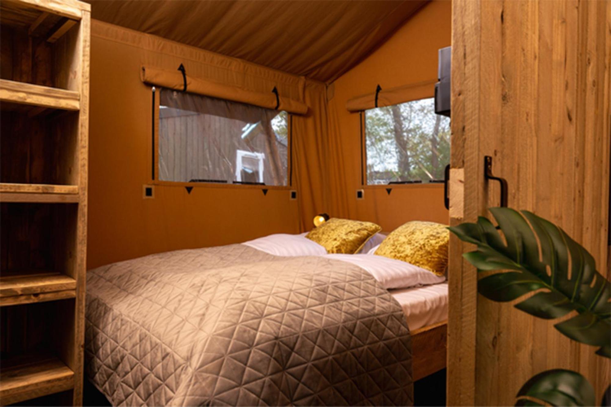 Camping Le Val De Cesse Mirepeisset Bagian luar foto